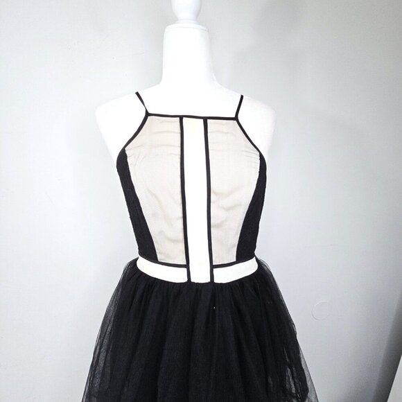 BCBGeneration Black White Lace Tulle Raceback Mini Party Prom Dress - Picture 5 of 13
